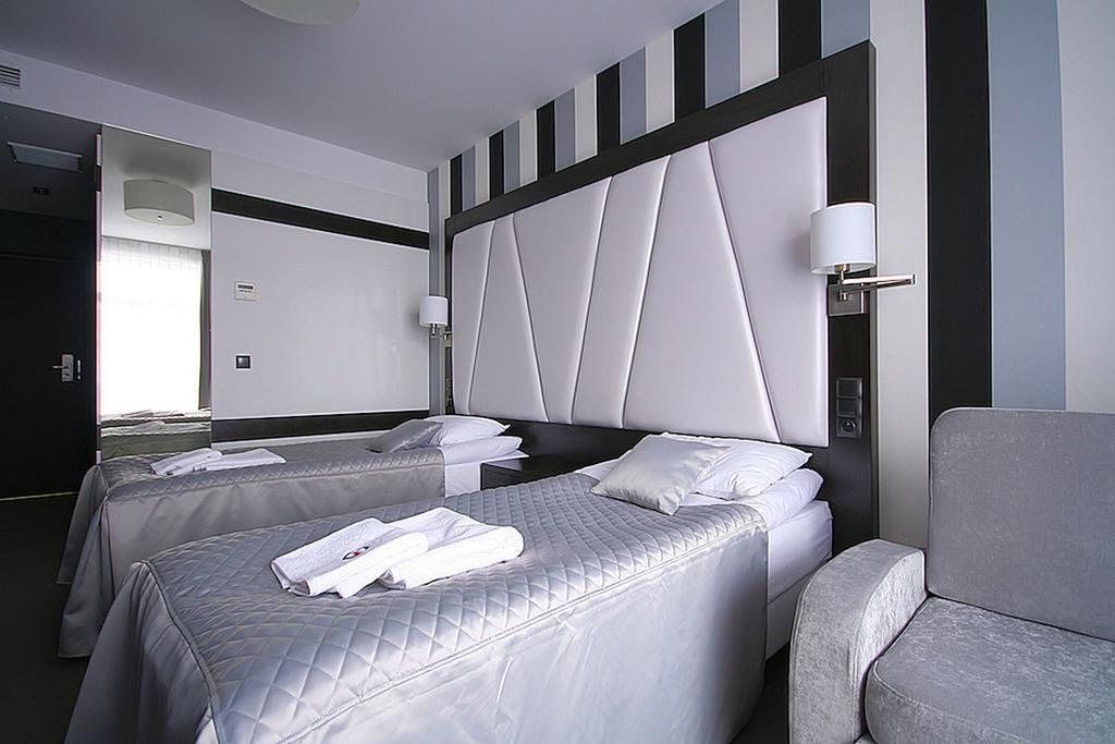 Hotel Grafit Kostomloty Pierwsze Quarto foto